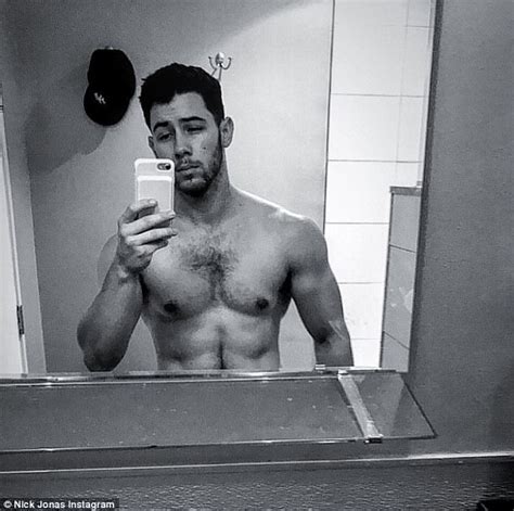 nick jonas nipes|Are Joe Jonas and Nick Jonas Are in a Shirtless Selfie。